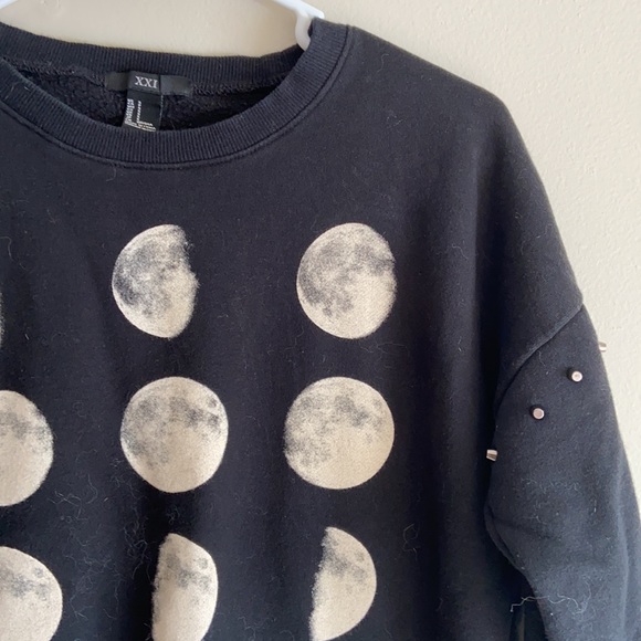 Moon Phases sweater with Studded Sleeves - Picture 2 of 2